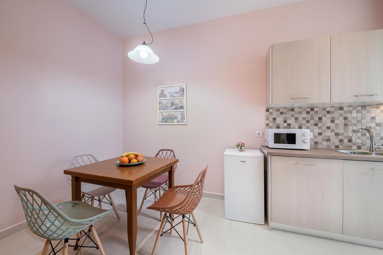 M City Apartments 100M From The Beach Ханья Экстерьер фото