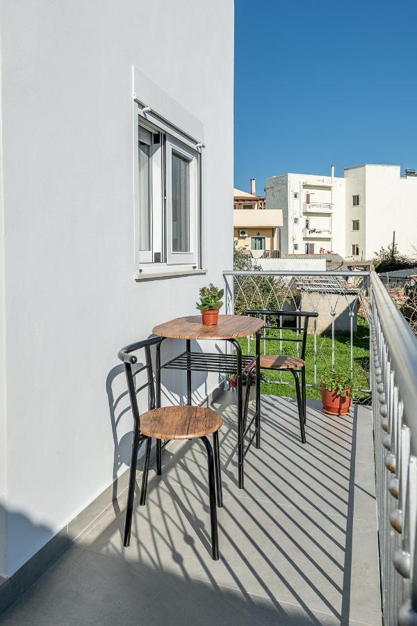 M City Apartments 100M From The Beach Ханья Экстерьер фото